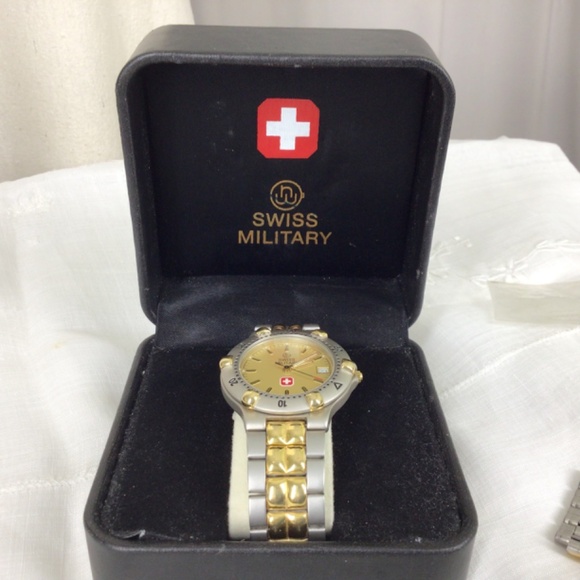 Vintage Swiss Military watch - Picture 2 of 5